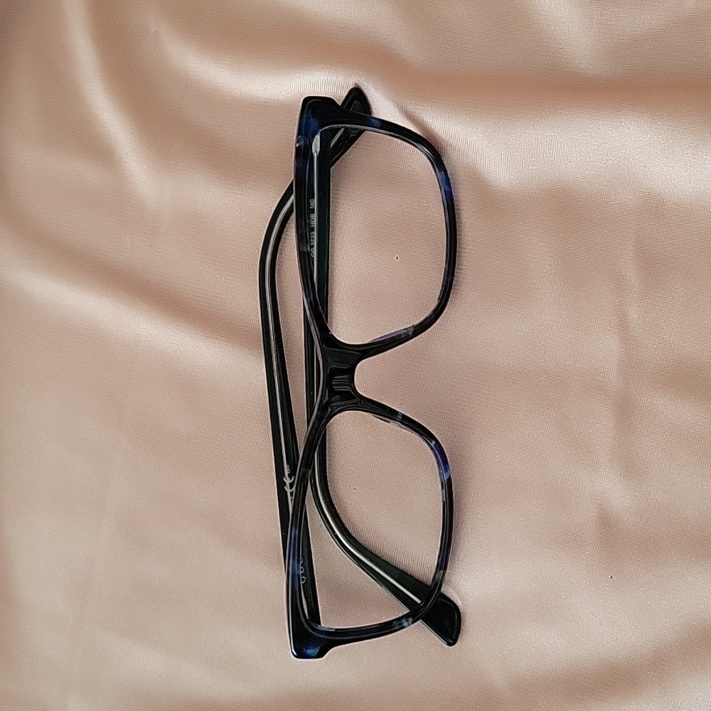 Gucci eyeglasses in blue.